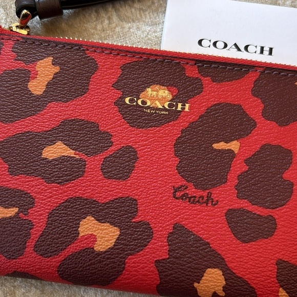 Brand New Coach Genuine Leather Red Brown Animal Print Zippered Wristlet - Picture 7 of 15